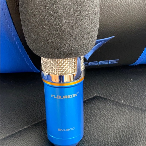 Floureon mic with chord - Picture 2 of 3